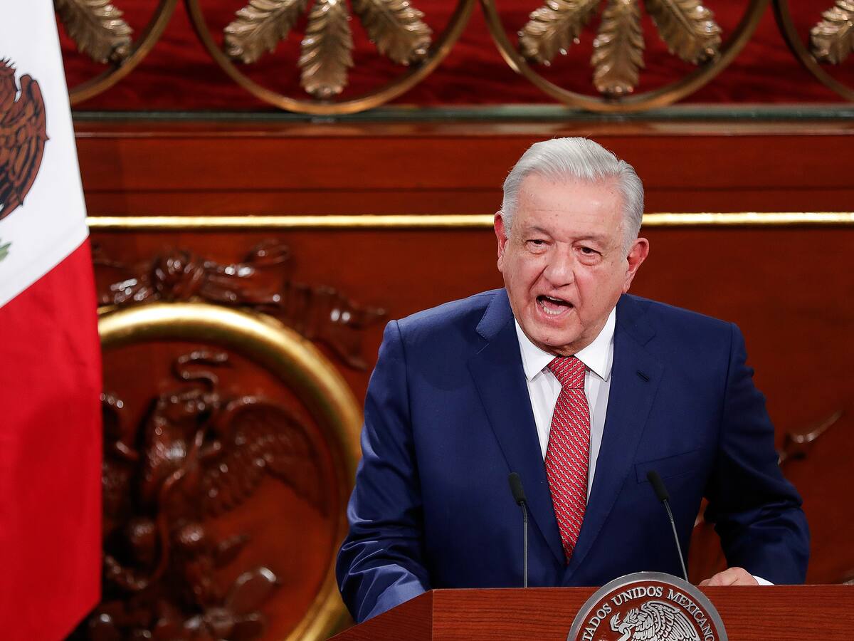 Andrés Manuel López Obrador propone 20 reformas constitucionales en México