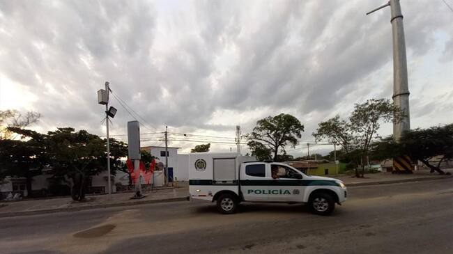 Tres artefactos fueron activados de manera controlada. El comercio resultó afectado.. Foto: W Radio / Audrey Carrillo