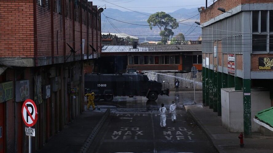 Se conocieron los primeros dos casos de personas fallecidas por COVID-19 en Corabastos, la central de abastos más grande del país. Foto: Colprensa