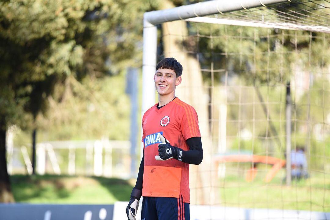 Alexei Rojas, arquero de la Sub-18 del Arsenal. Foto Instagram alexeirojas1