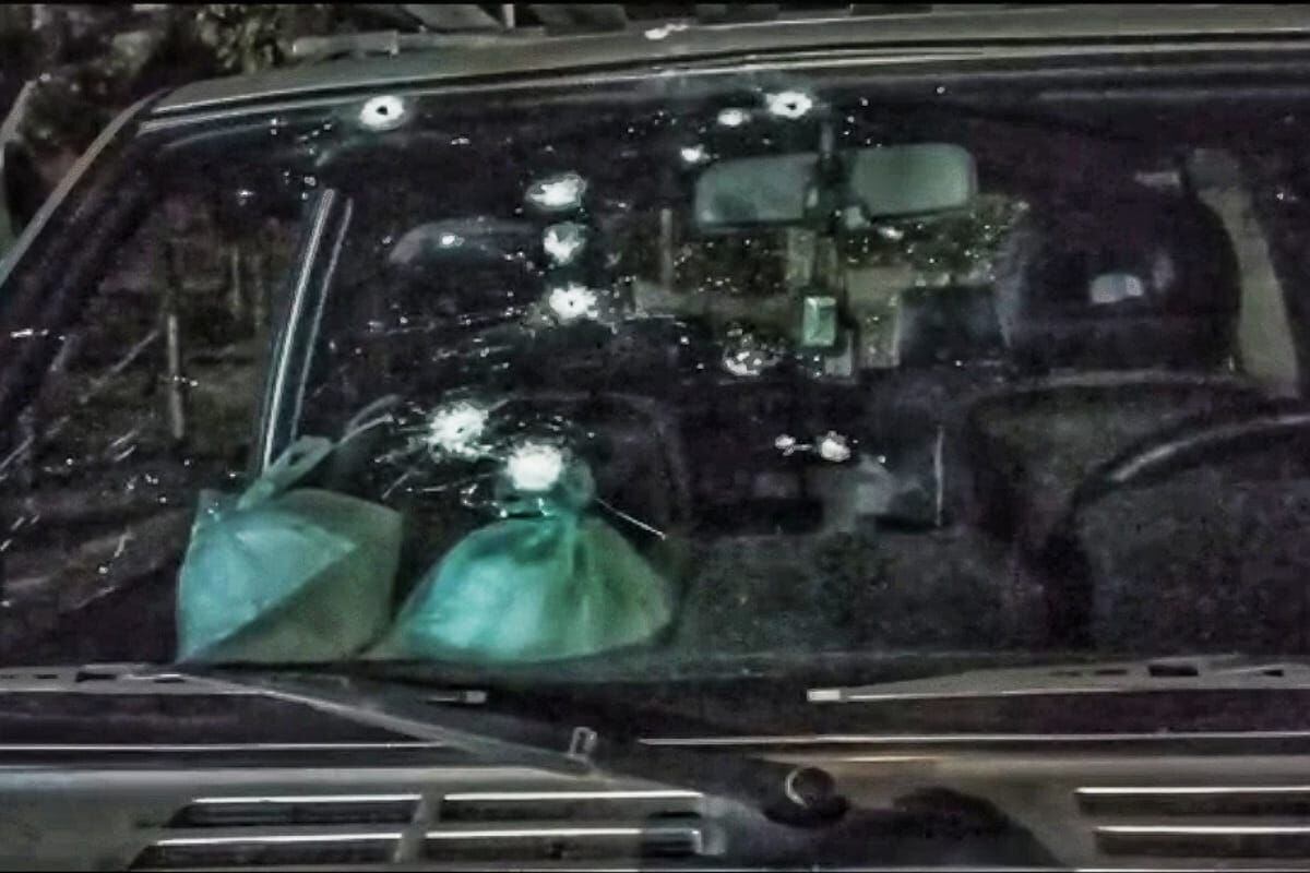Pie de foto: El vehículo en el que se movilizaba la víctima recibió más de 30 impactos de arma de fuego. Crédito: Alcaldía de Caldono.