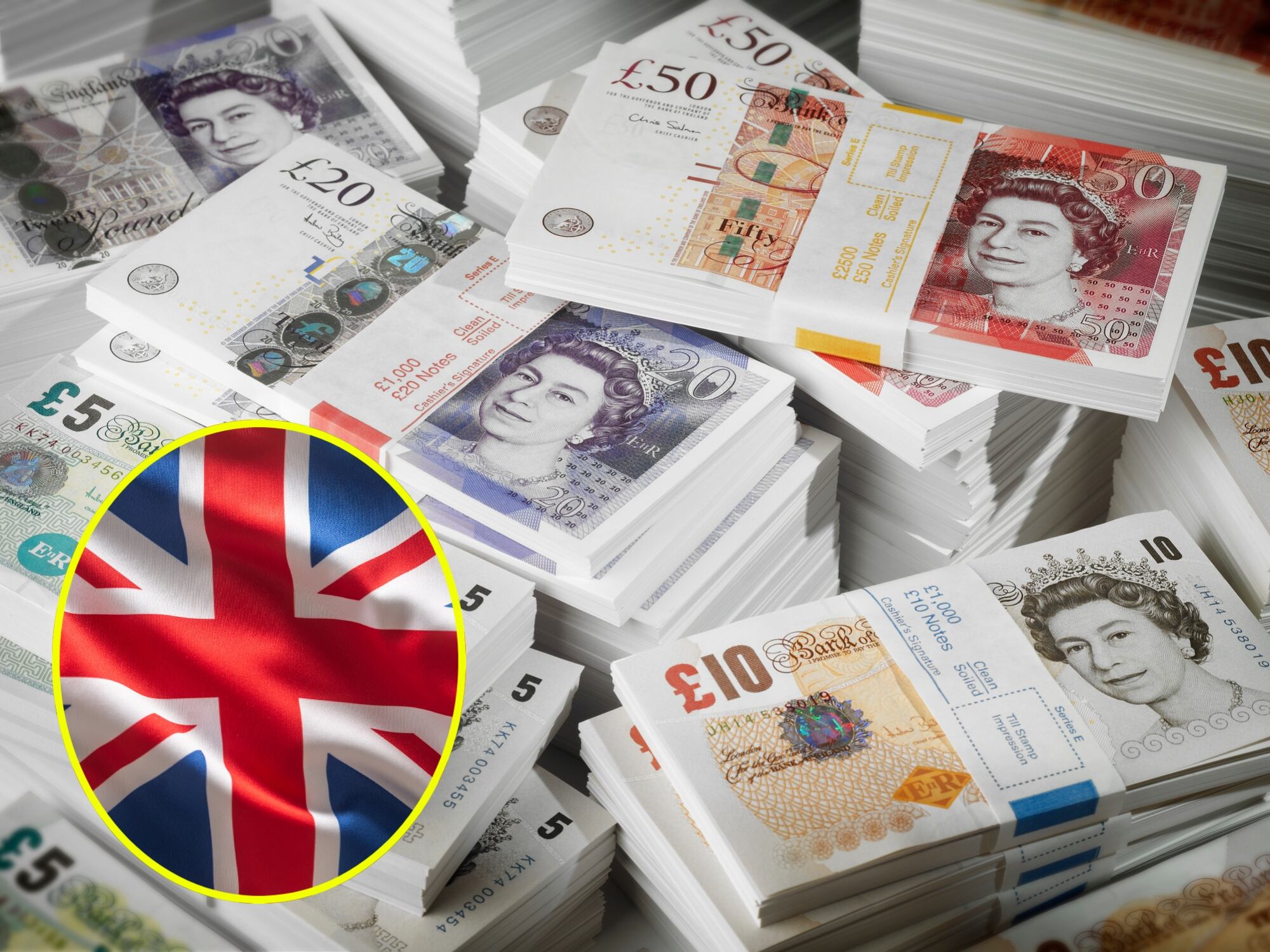 Bandera de Reino Unido y dinero en Libras. I Foto: Getty Images.