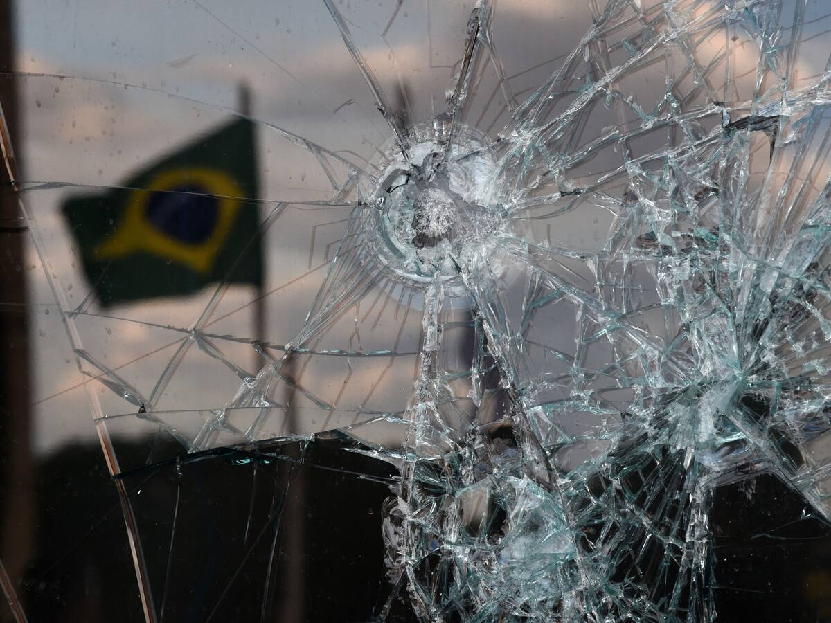 Es uno de los momentos más graves de la historia política en Brasil: Mónica Bruckman