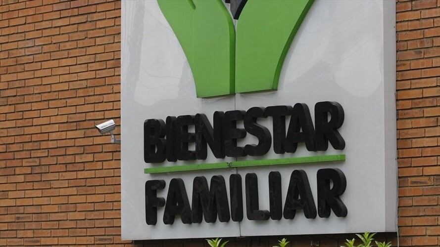 Desde este miércoles, cerca de 12.000 trabajadores del ICBF entraron a paro. . Foto: Colprensa