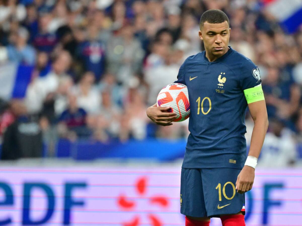 PSG recibió oferta récord por Mbappé: prensa asegura que habla con Barcelona y Al-Hilal