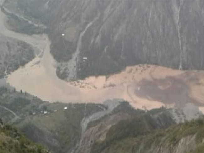 Río Chicamocha tiene riesgo de desbordarse. . Foto: suministrada.