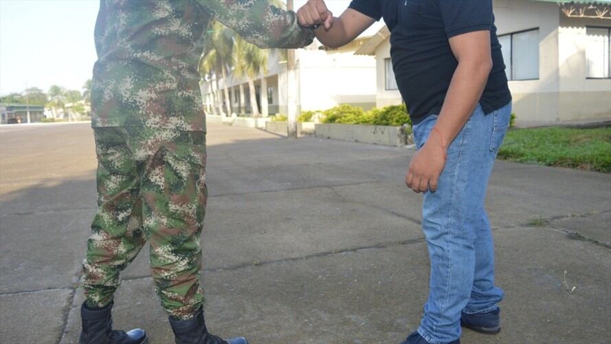 Por presión del Ejército, se somete a la justicia integrante del Clan del Golfo en Tierralta.Foto:prensa Ejército.