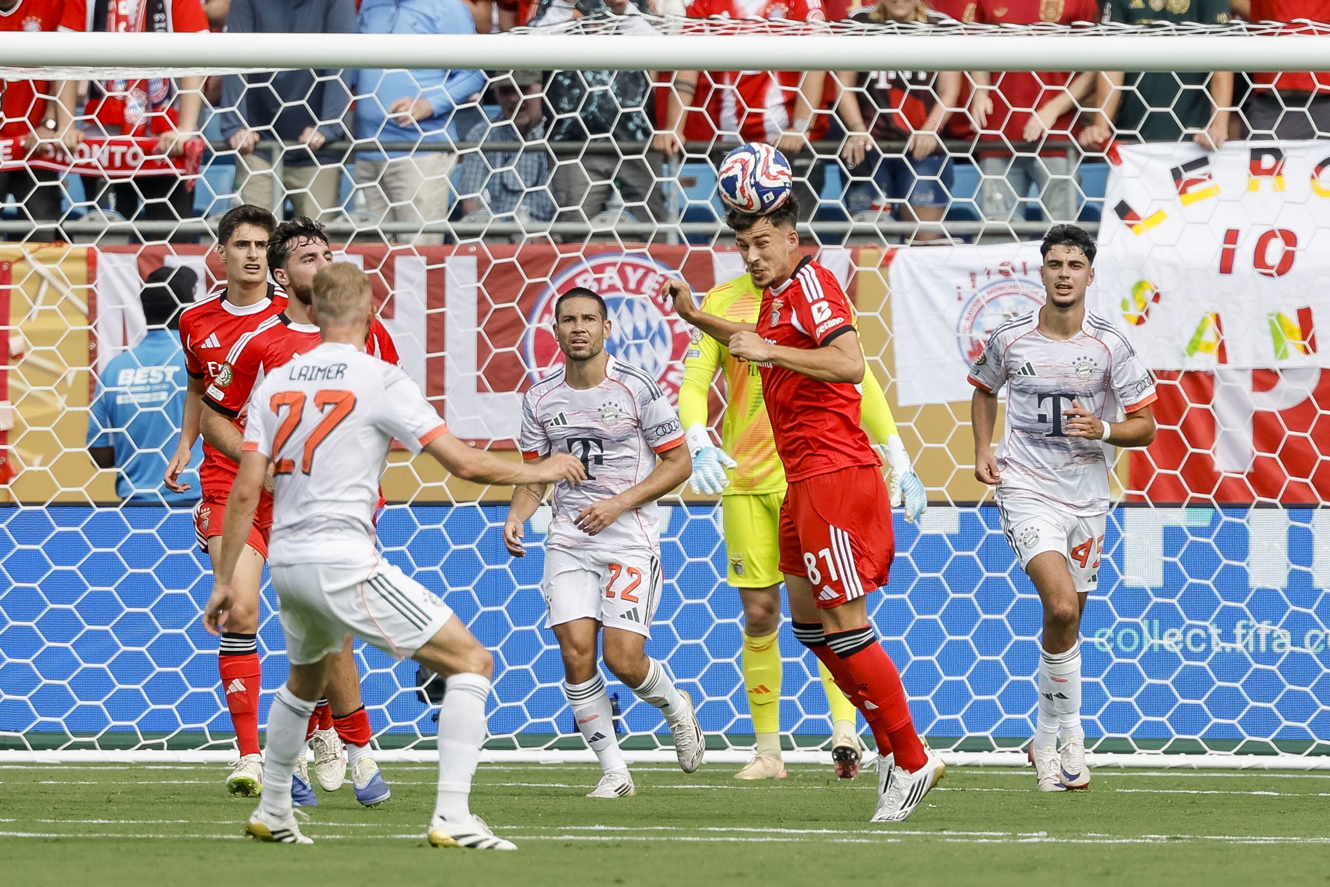 Benfica venció a Bayern Múnich y avanzó como líder de su grupo a los octavos del Mundial de Clubes. Foto: EFE/EPA/ERIK S. LESSER