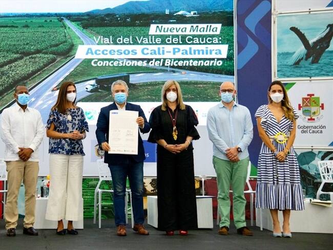 Duque firmó contrato de concesión de la Nueva Malla Vial del Valle del Cauca. Foto: Cortesía Presidencia