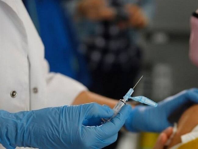 Pfizer distribuirá su vacuna contra la COVID-19 en enero del 2021 si es aprobada