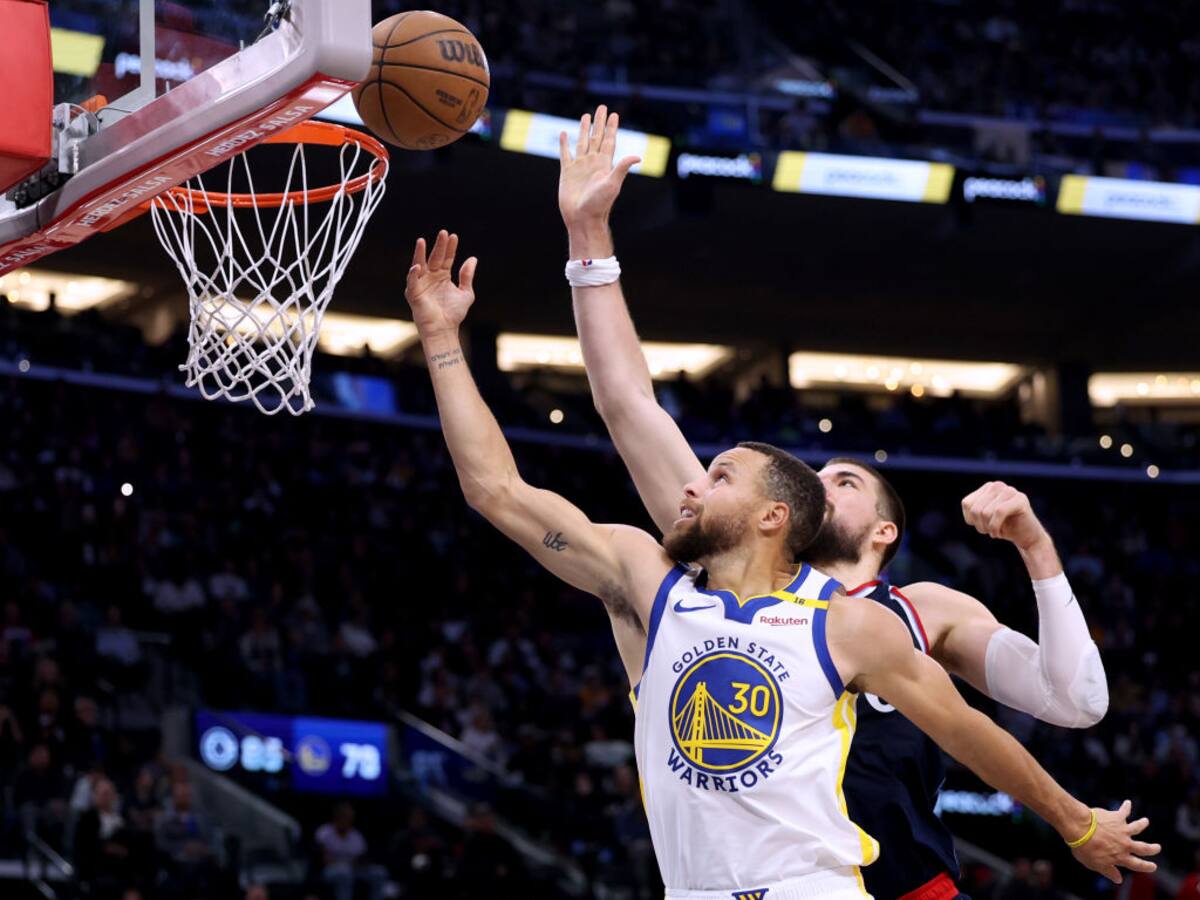 Curry ganó duelo de triples ante Harden con unos Warriors que cayeron frente a Clippers