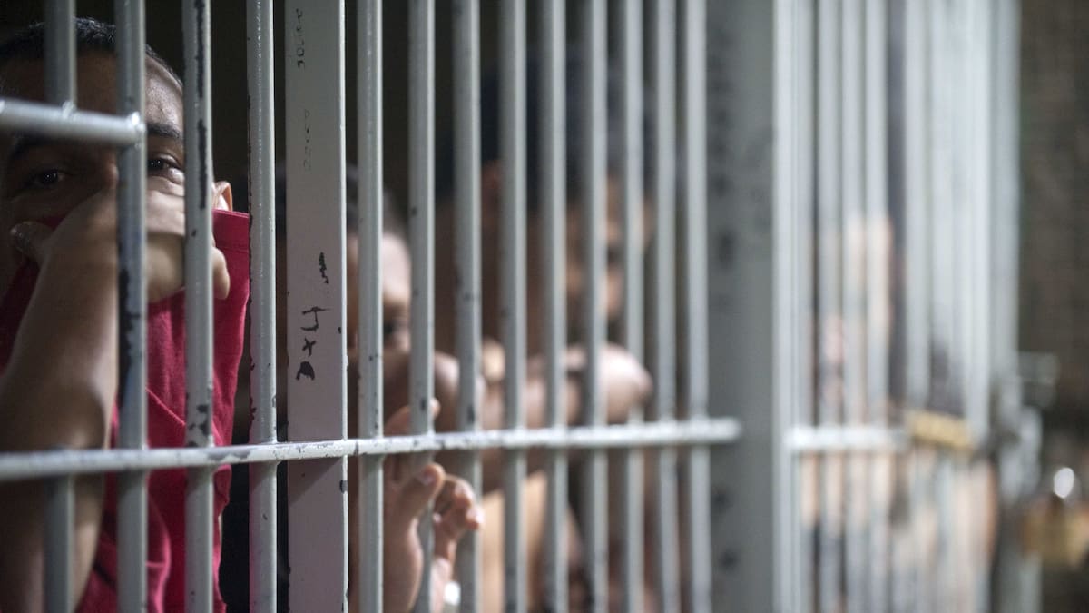 ¿Otro muerto a manos de la Policía? La historia del extranjero que murió en una estación