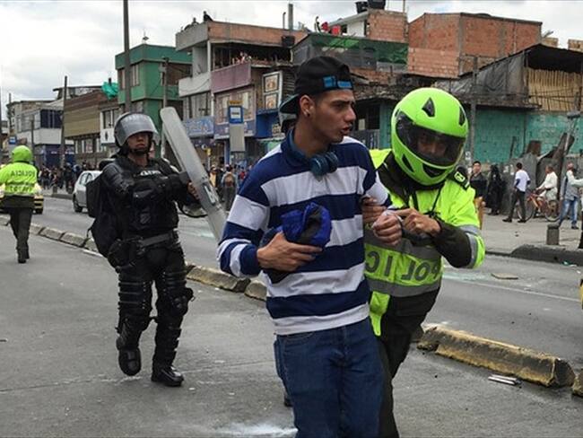 En el sector de Patio Bonito al sur de la ciudad, usuarios de Transmilenio protestan por mal servicio y demoras generando traumatismos en la movilidad del sector. Foto: Colprensa