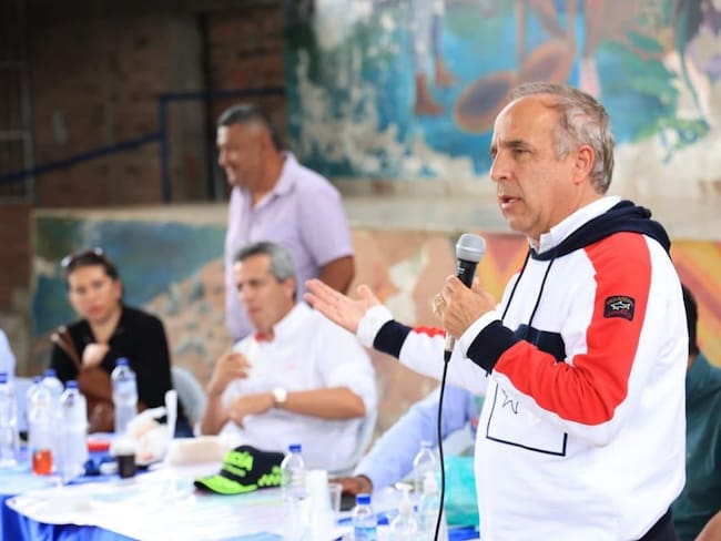 El Ministro Guillermo Reyes en su tercera visita al Cauca anunció intervención en los corredores alternos a la vía Panamericana. Crédito: MinTransporte. 