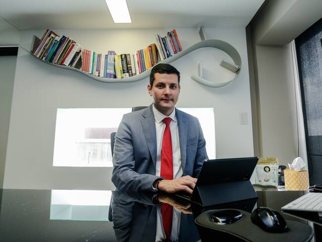 El viaje a Estonia del presidente de Colpensiones: más de 30 millones en viáticos