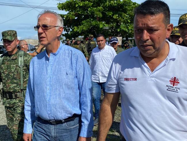 Ministro de Defensa, Iván Velásquez, en Buenaventura. Foto: Cortesía MinDefensa.