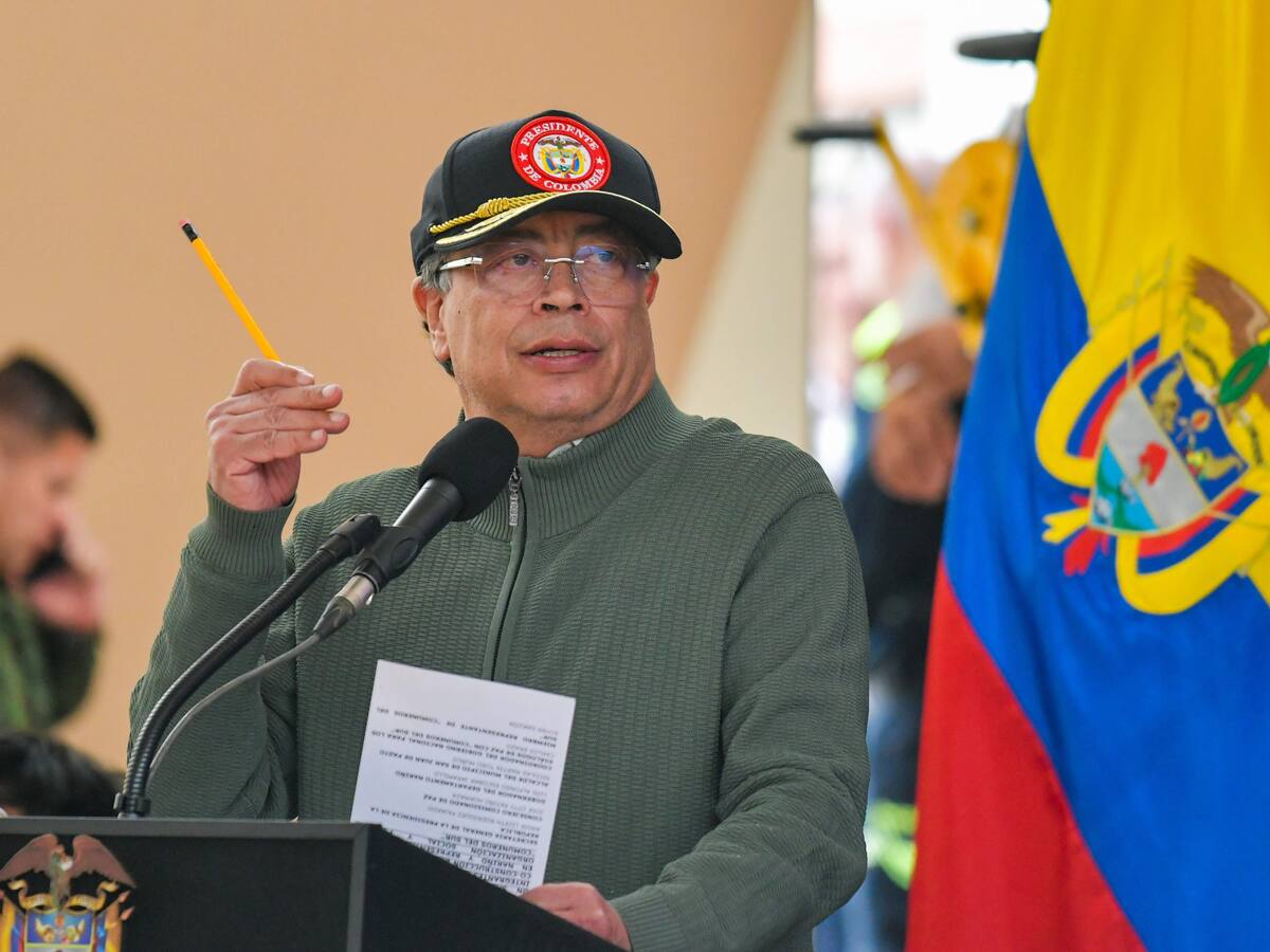 Petro no renovó cese al fuego, pero suspendió operaciones ofensivas contra disidencias de ‘Calarcá’