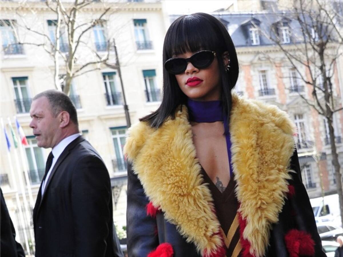 Rihanna anima a sus fans a seguir su ejemplo y comer 'de todo'