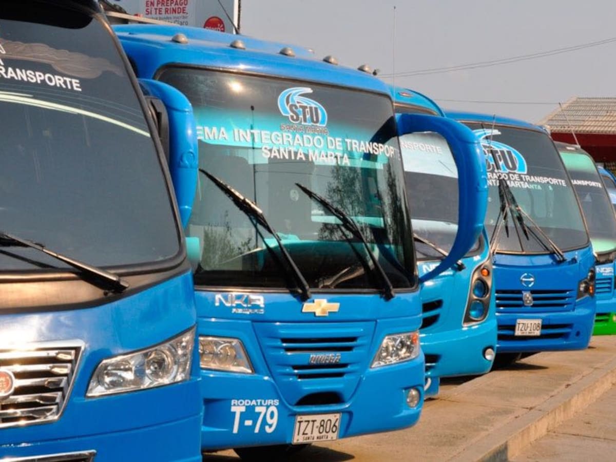 En Santa Marta, la comunidad rechaza el comportamiento imprudente de un conductor de bus urbano