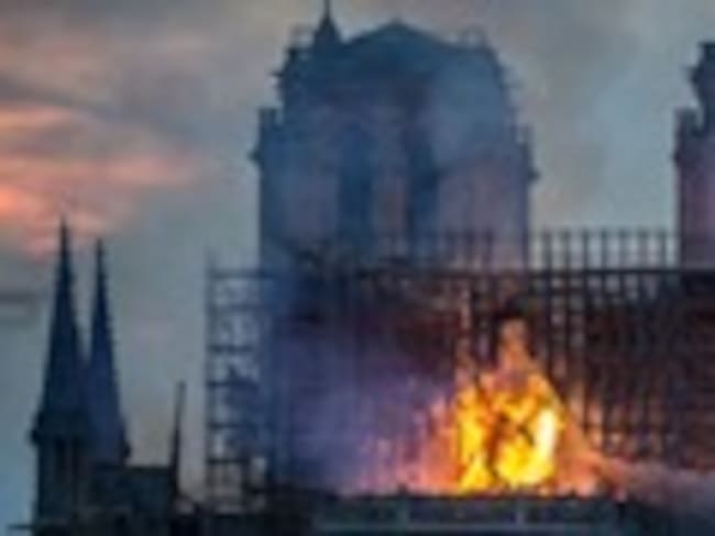 ¿En qué momento ha sentido que todo se viene abajo pero ha tenido la capacidad de seguir adelante? #MiNotreDameFue