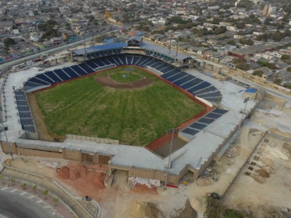 Se instalan luminarias del estadio Édgar Rentería y avanzan demás escenarios