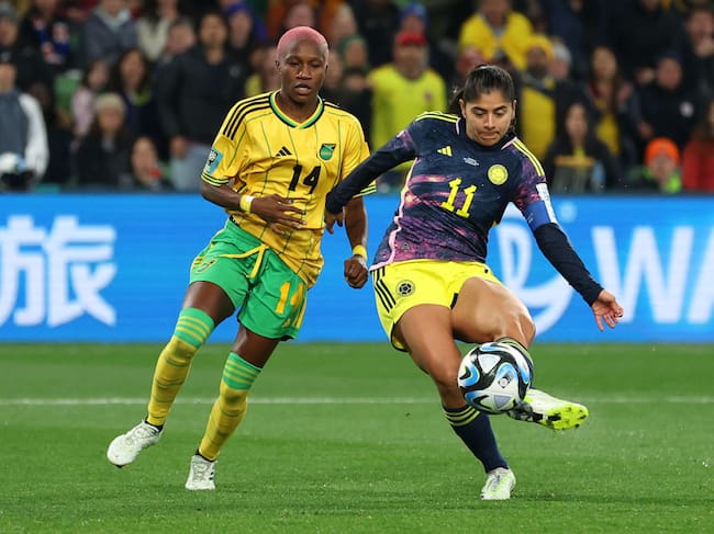 Catalina Usme de Colombia marca el gol contra Jamaica en el Mundial femenino 2023. Foto: Robert Cianflone/Getty Images.