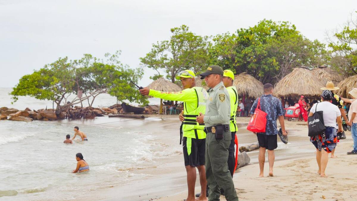 Retoman labores de búsqueda de tres menores que desaparecieron en playas de Coveñas