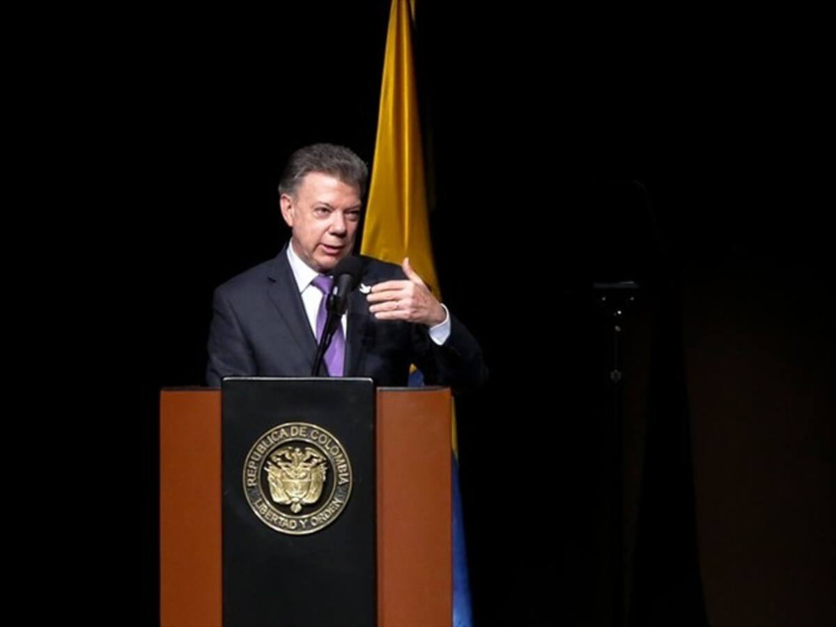 Santos reitera que no hay dinero para el reclamo de los maestros en paro