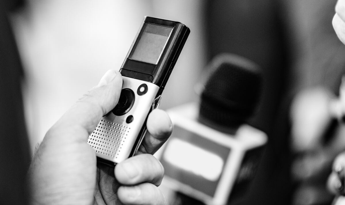 Imagen de referencia de un locutor. Foto: Getty Images.