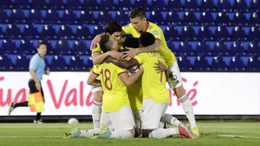Jugadores de la Selección Colombia celebrando el empate ante Paraguay. Foto: Christian Alvarenga/Getty Images