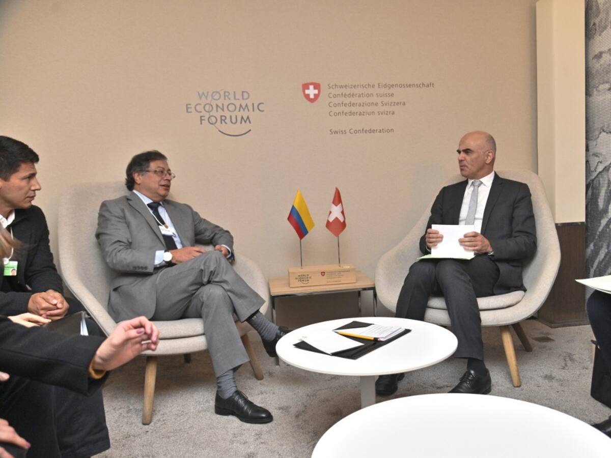 Petro se reunió con el presidente de la Confederación Suiza en Davos