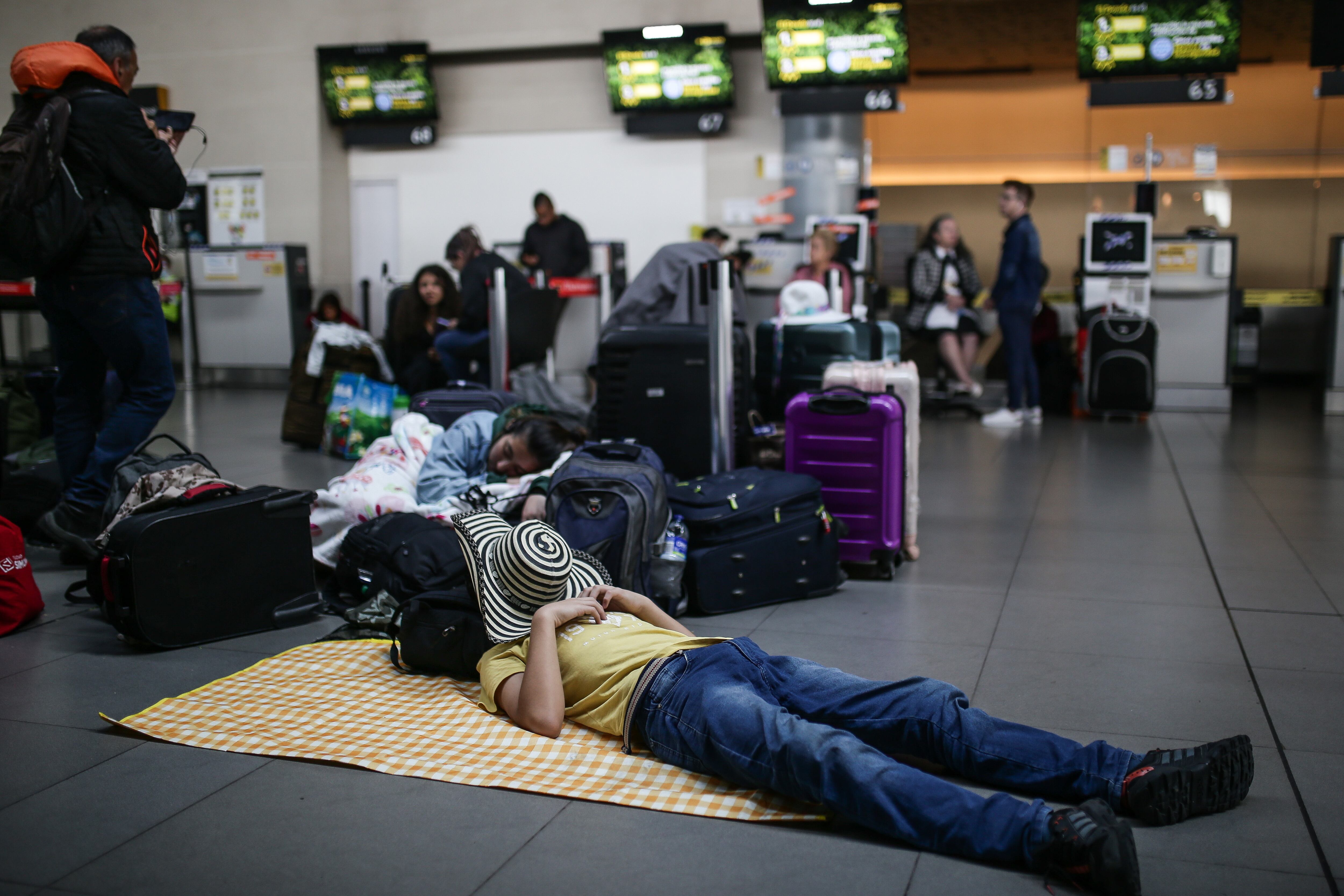 Pasajeros en el aeropuerto El Dorado. Foto: Colprensa-John Paz.