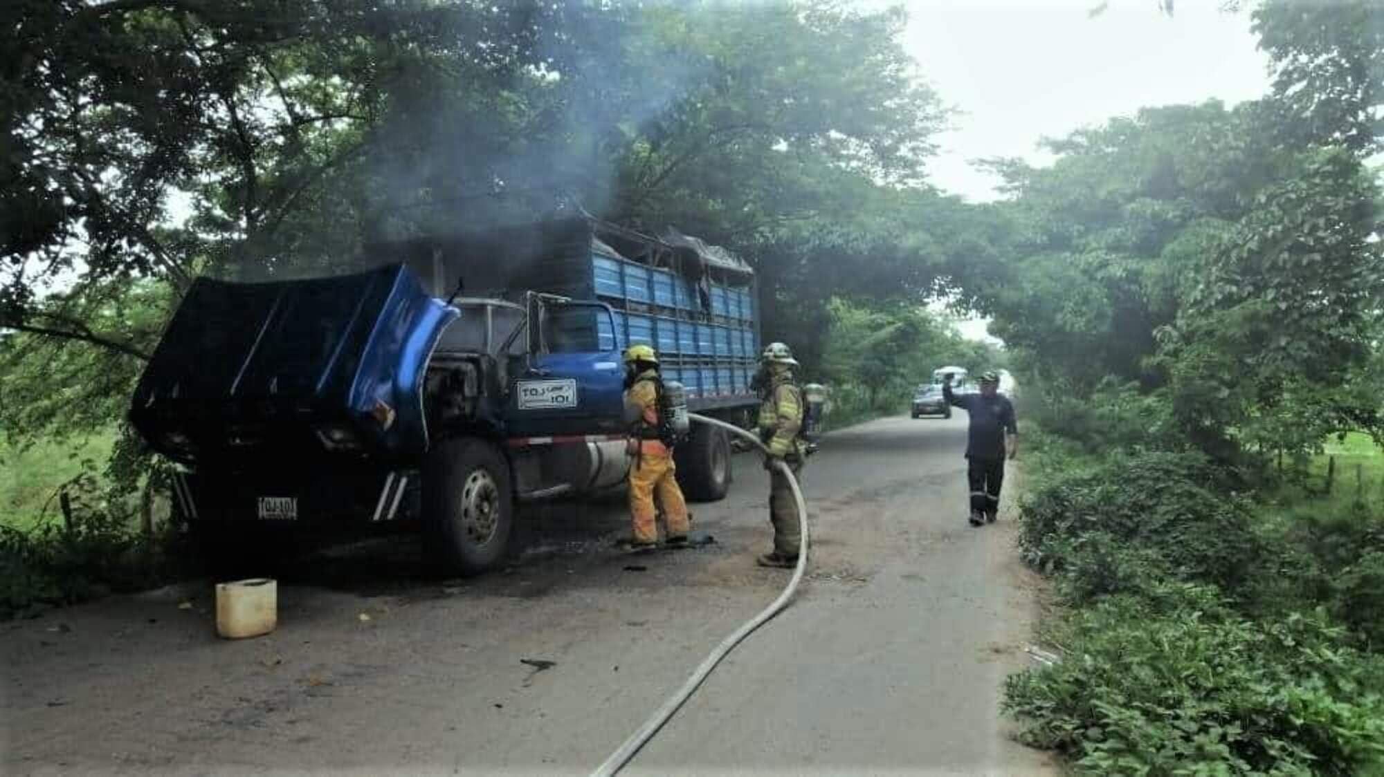 Vehículo incinerado en El Banco, Magdalena/ Junior Beltrán