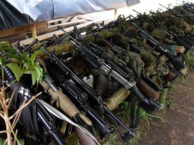 Autoridades decomisaron un gigantesco depósito de armas abandonado por las Farc. Foto: Colprensa
