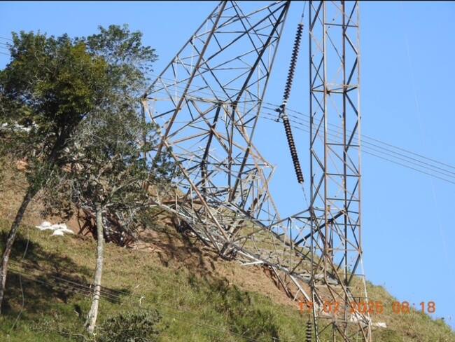 Torre de energía derribada en Antioquia. Foto: Suministrada