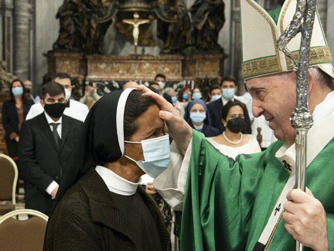 “Siempre me aferré a Dios”: Papa Francisco habló con monja liberada