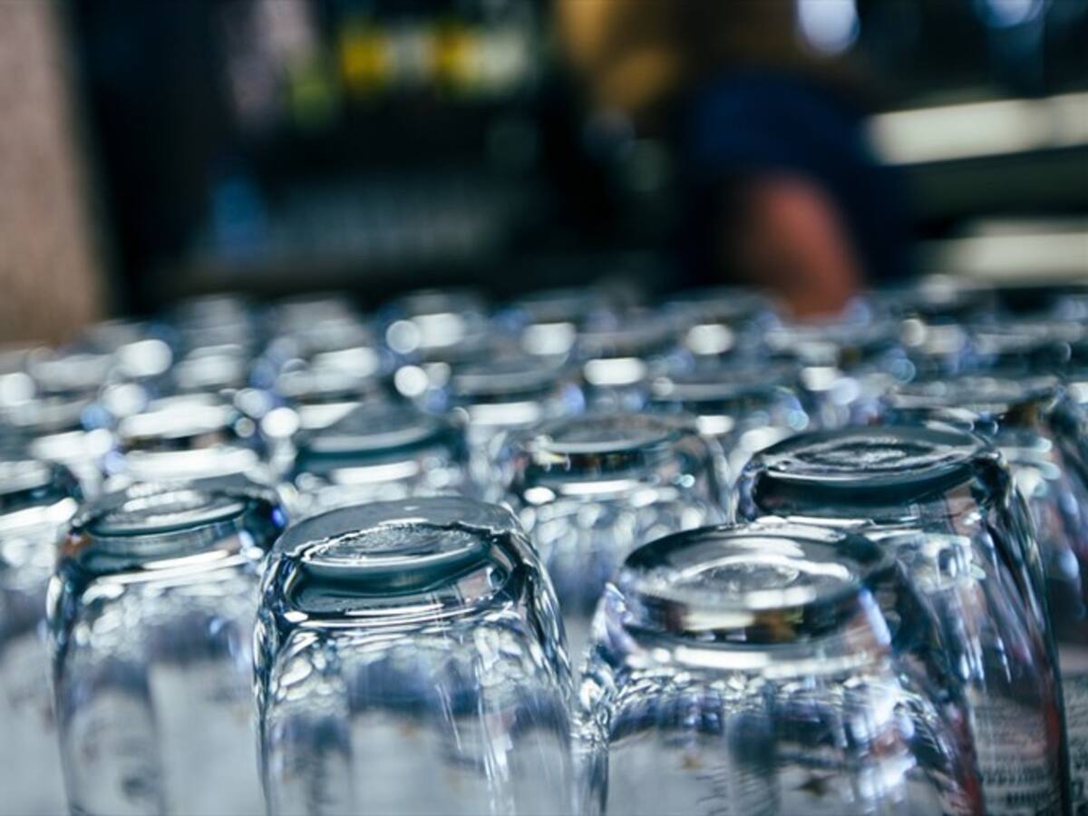 El alcalde le puso los santos óleos a la industria nocturna en Medellín: Asobares