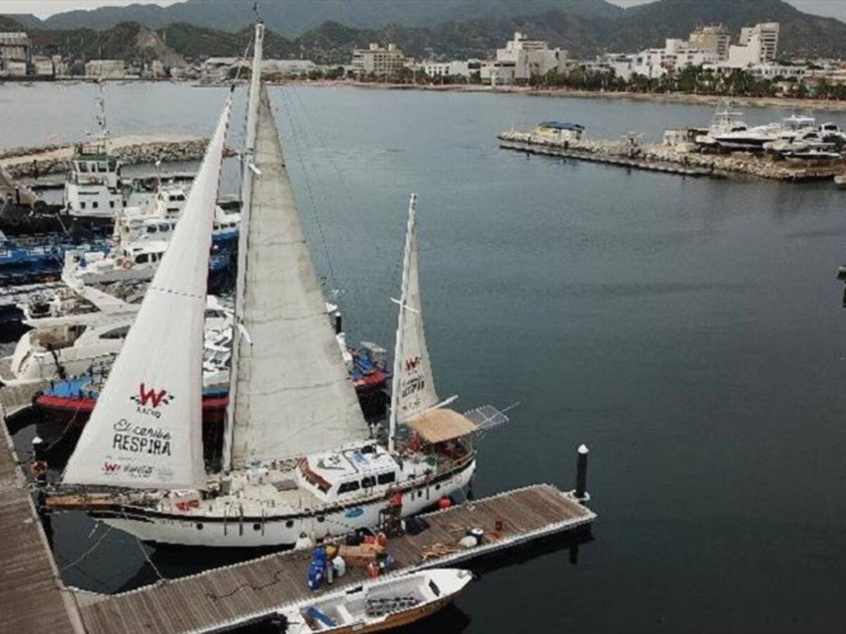 En Playa Los Cocos, ochenta personas recolectaron cinco toneladas de residuos