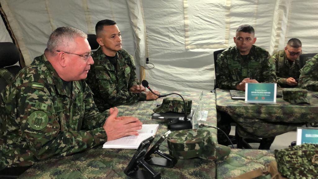 El comandante de la Fuerzas Militares general Helder Giraldo presentó la Operación Mantus en el Cauca. Crédito: Ejército Nacional.