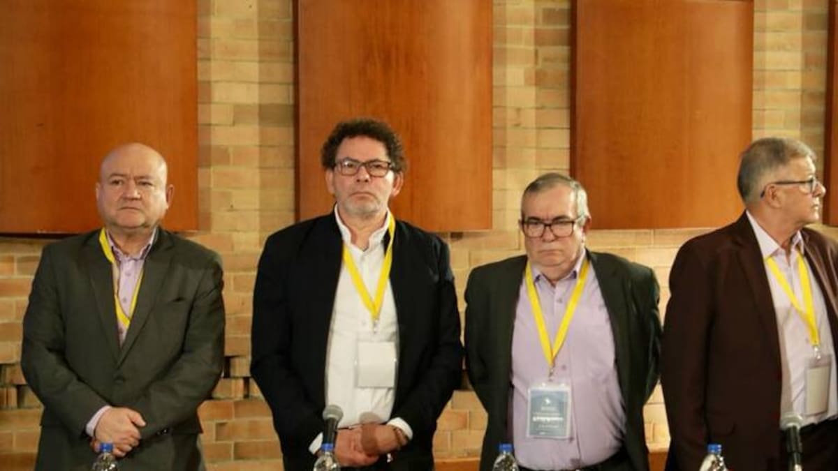 Secretariado de Farc renuncia a presunción de inocencia y pide una única sentencia
