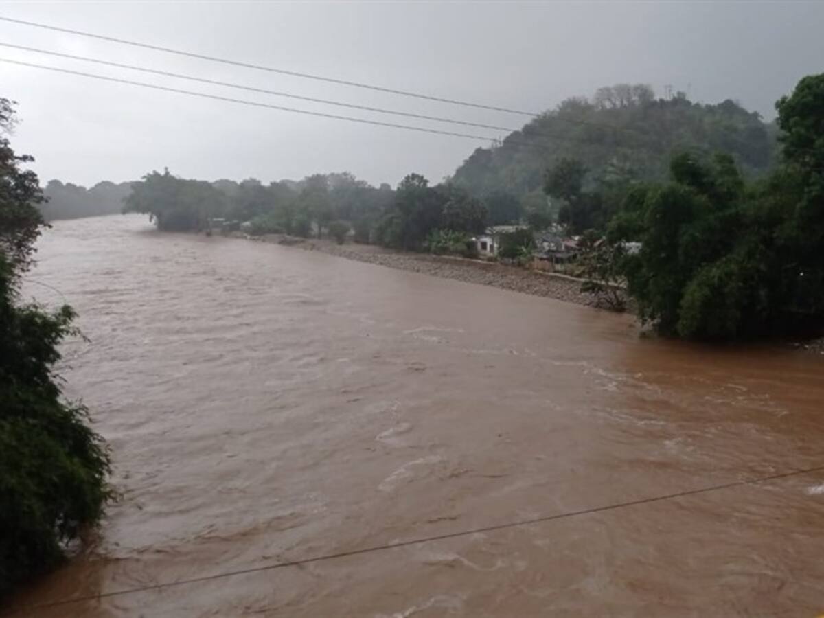 Denuncian irregularidades en canalización del río Guachaca