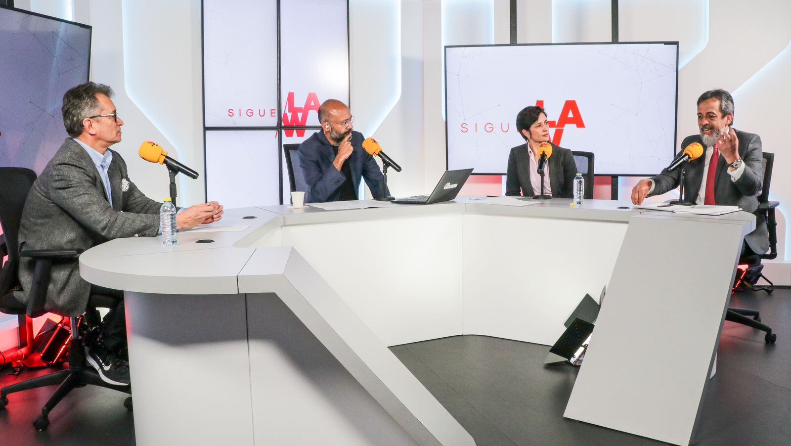 Foro Sigue La W: Reforma tributaria y zonas francas: ¿inconveniente o necesaria?