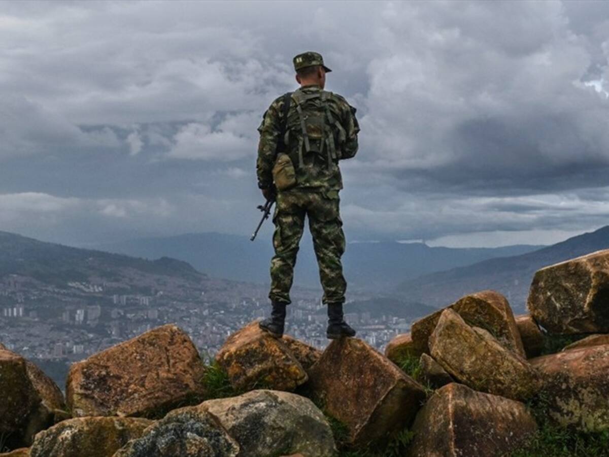 Un soldado herido tras combates en Buenos Aires, Cauca