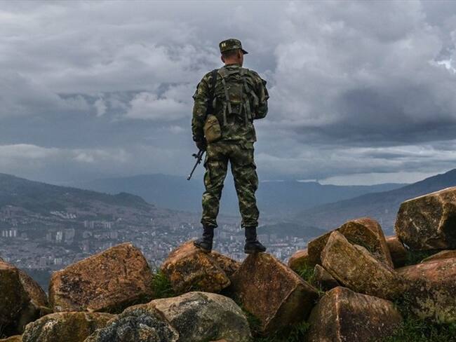 El uniformado fue evacuado por sus compañeros a un centro asistencial y luego remitido a una clínica en Cali. Foto: Getty