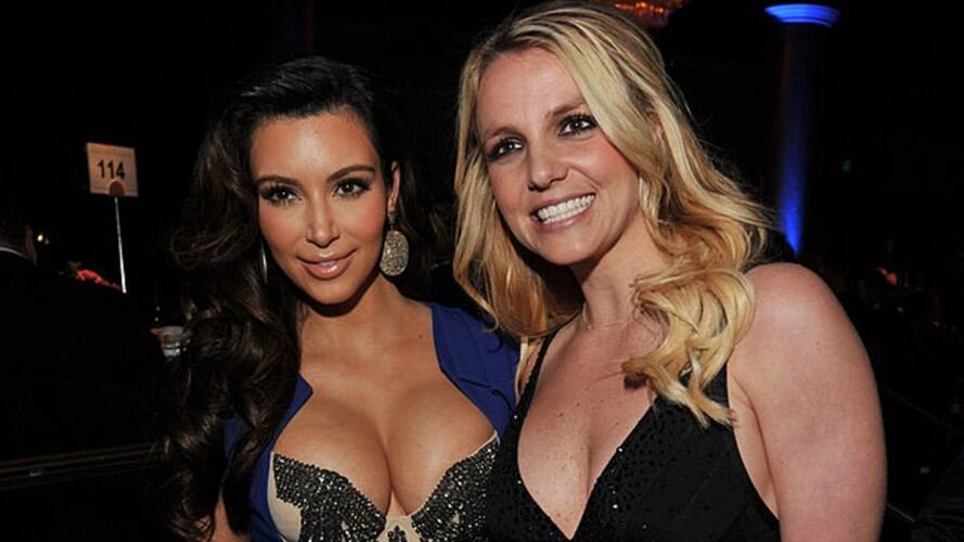 Kim Kardashian le ofrece sus servicios de abogada a Britney Spears. Foto: Getty Images