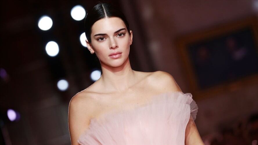 La integrante del clan Kardashian dejó boquiabiertos a sus seguidores con su sensualidad.. Foto: Getty Images