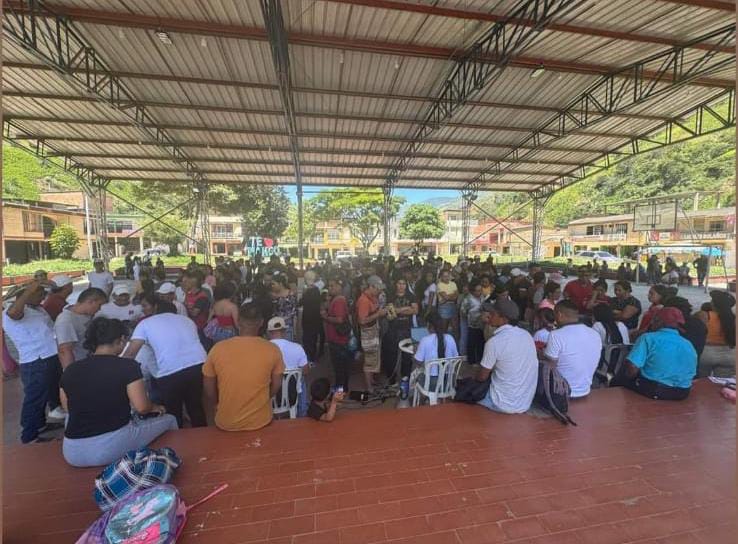 Los desplazados exigen atención inmediata por parte de los gobiernos. Crédito: Red de Apoyo Cauca.