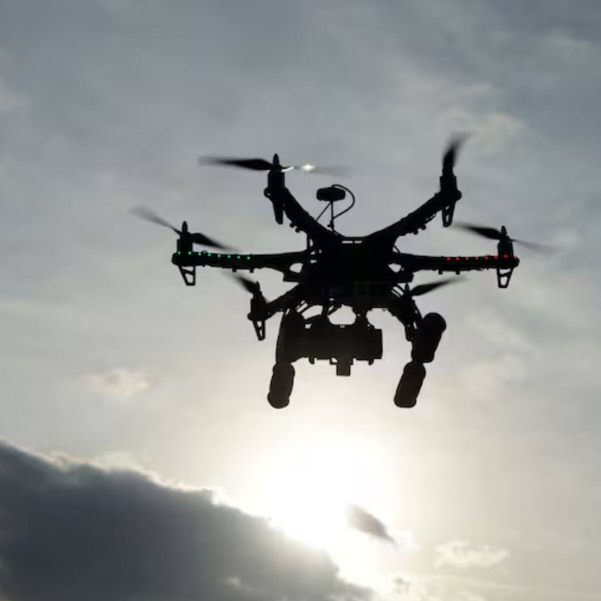 MinDefensa ofrece recompensas de 100 millones por comercializadores de drones con fines criminales