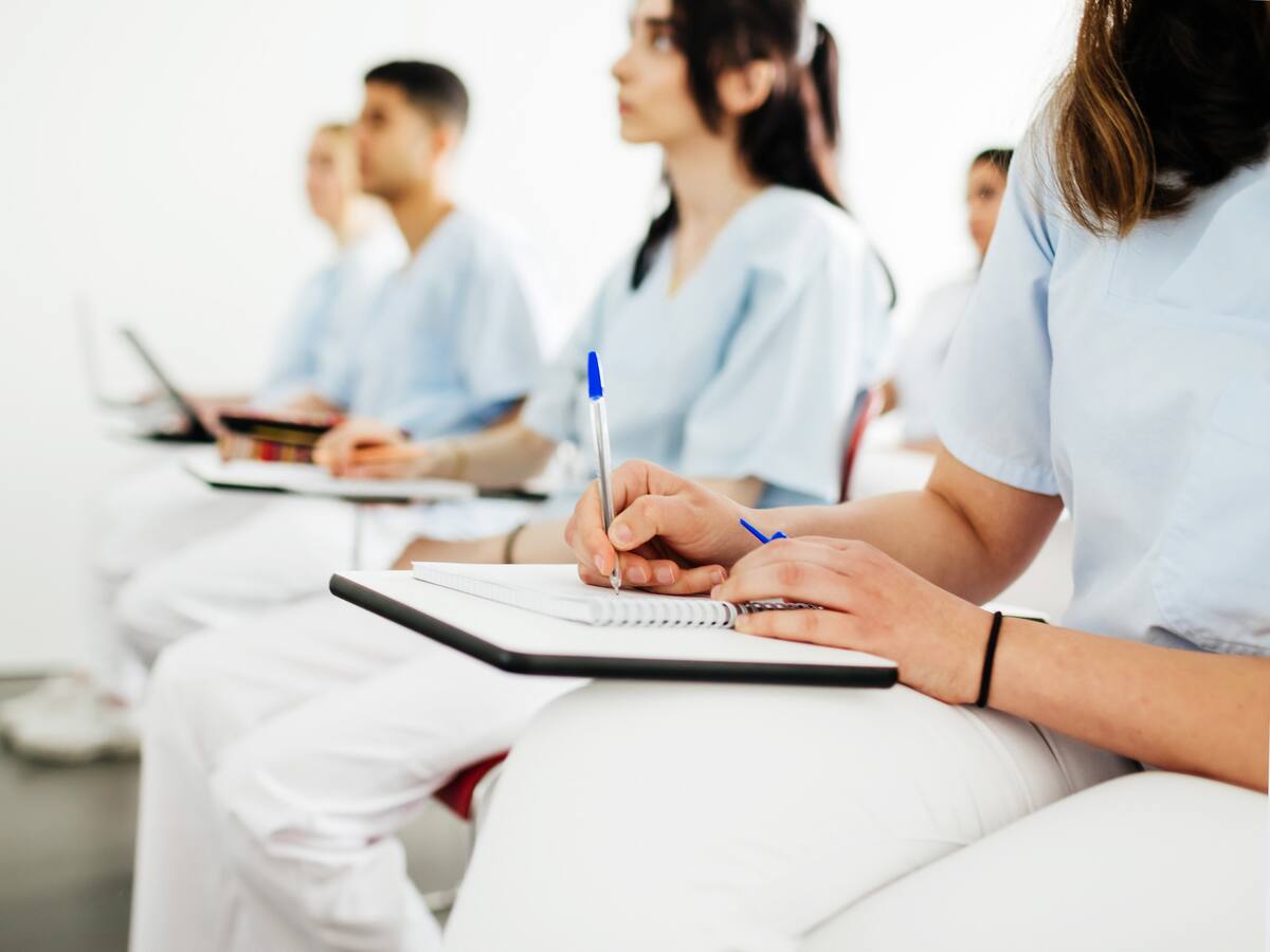 El infierno que viven los residentes de Medicina en Colombia