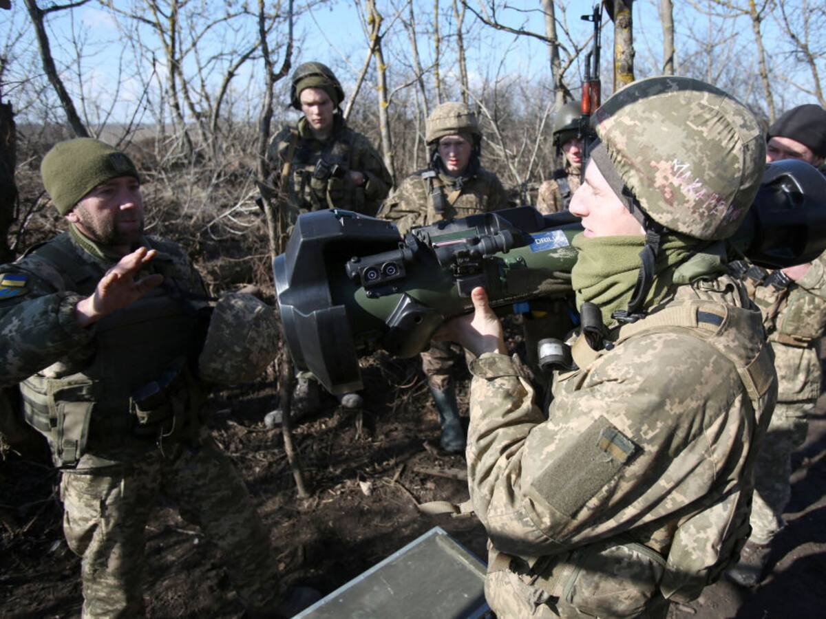 Tropas rusas cumplirán funciones de pacificación en Donetsk y Lugansk